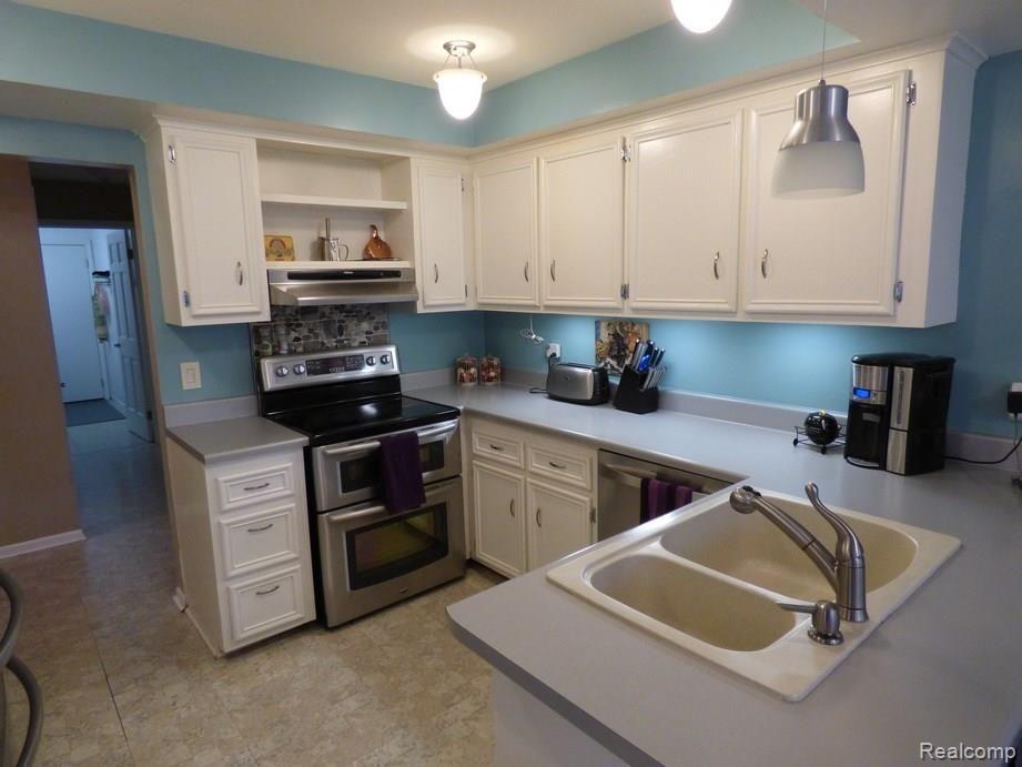 2194 Wayward Drive Rochester, MI 48309 - Photo 7 of 57 P1200246.jpg