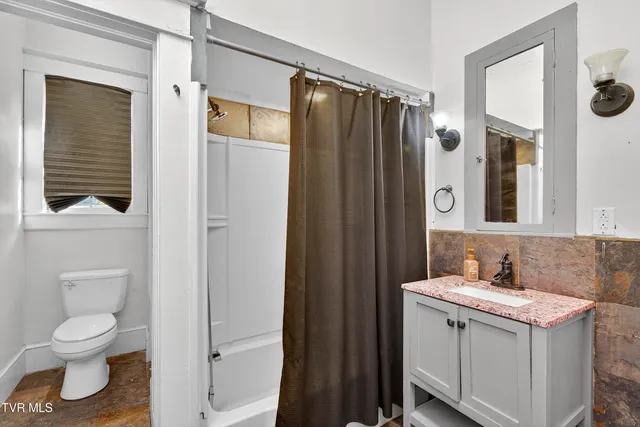 $279,000 | 407 College Street, Marion, VA 24354