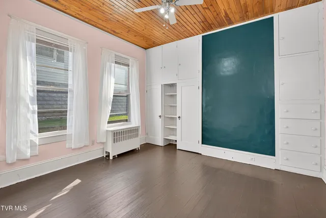 $279,000 | 407 College Street, Marion, VA 24354