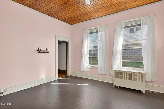 $279,000 | 407 College Street, Marion, VA 24354