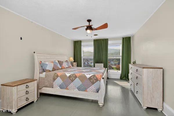 $279,000 | 407 College Street, Marion, VA 24354