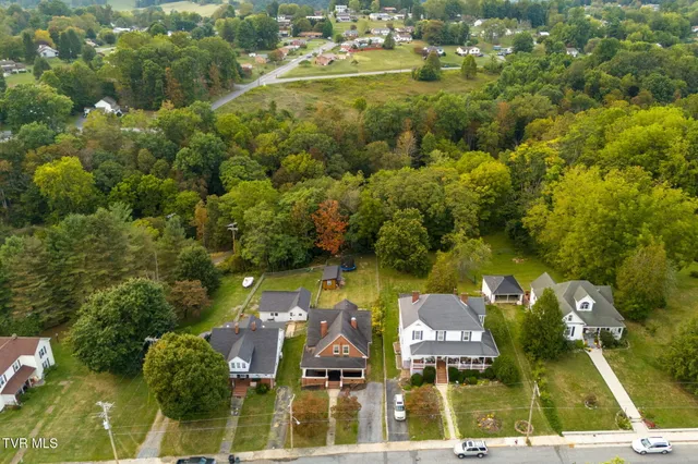 $279,000 | 407 College Street, Marion, VA 24354