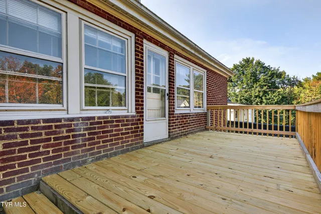 $279,000 | 407 College Street, Marion, VA 24354