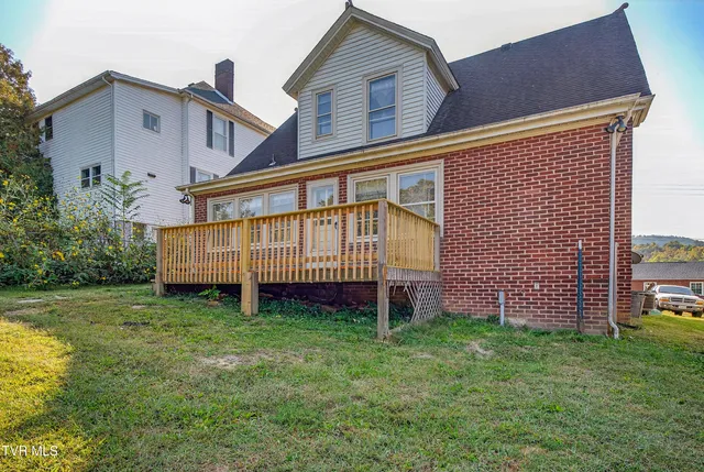 $279,000 | 407 College Street, Marion, VA 24354