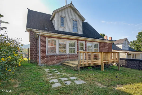 $279,000 | 407 College Street, Marion, VA 24354