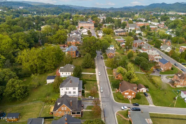 $279,000 | 407 College Street, Marion, VA 24354