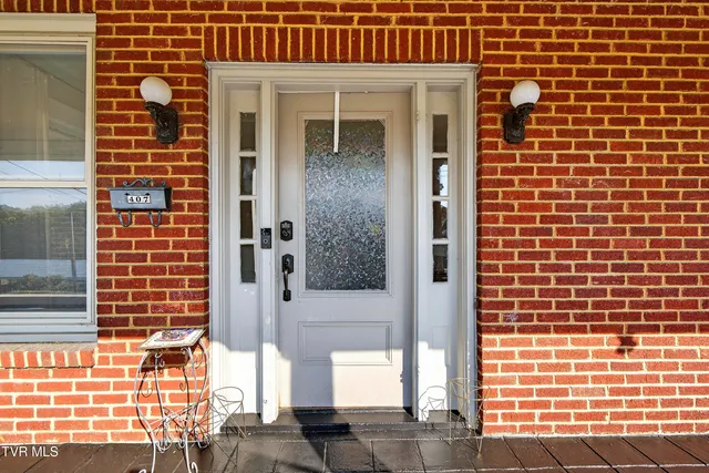 $279,000 | 407 College Street, Marion, VA 24354