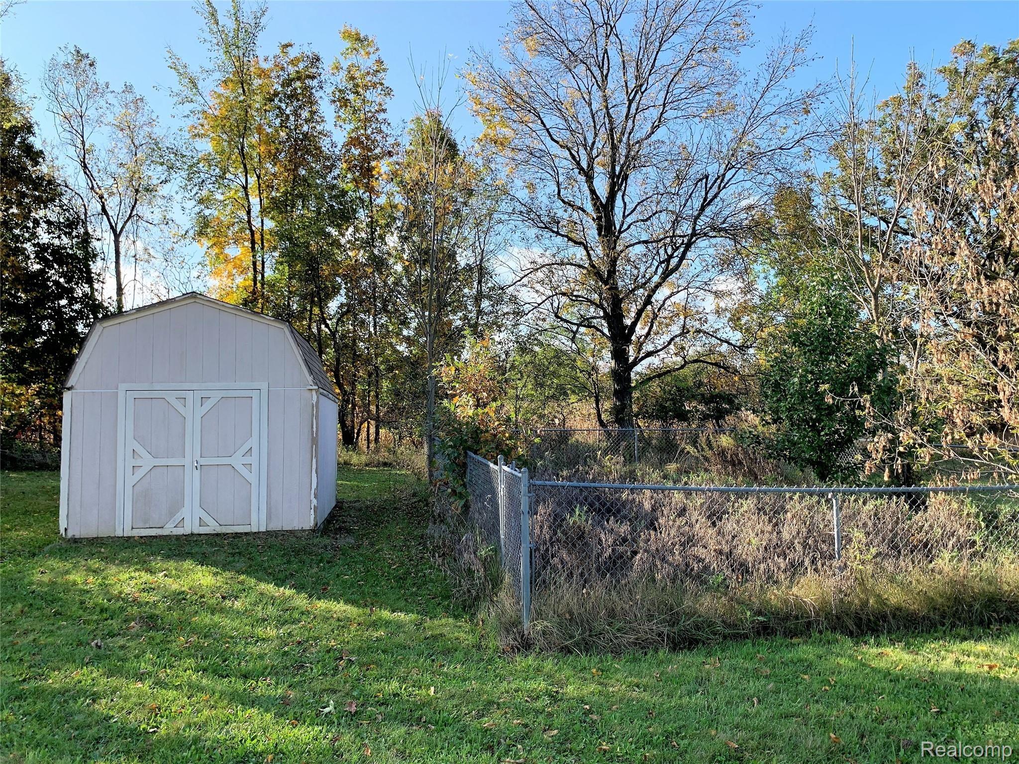 6268 Runyan Lake Road Fenton, MI 48430 - Photo 16 of 31 Photo Oct 13, 10 16 53 AM.jpg