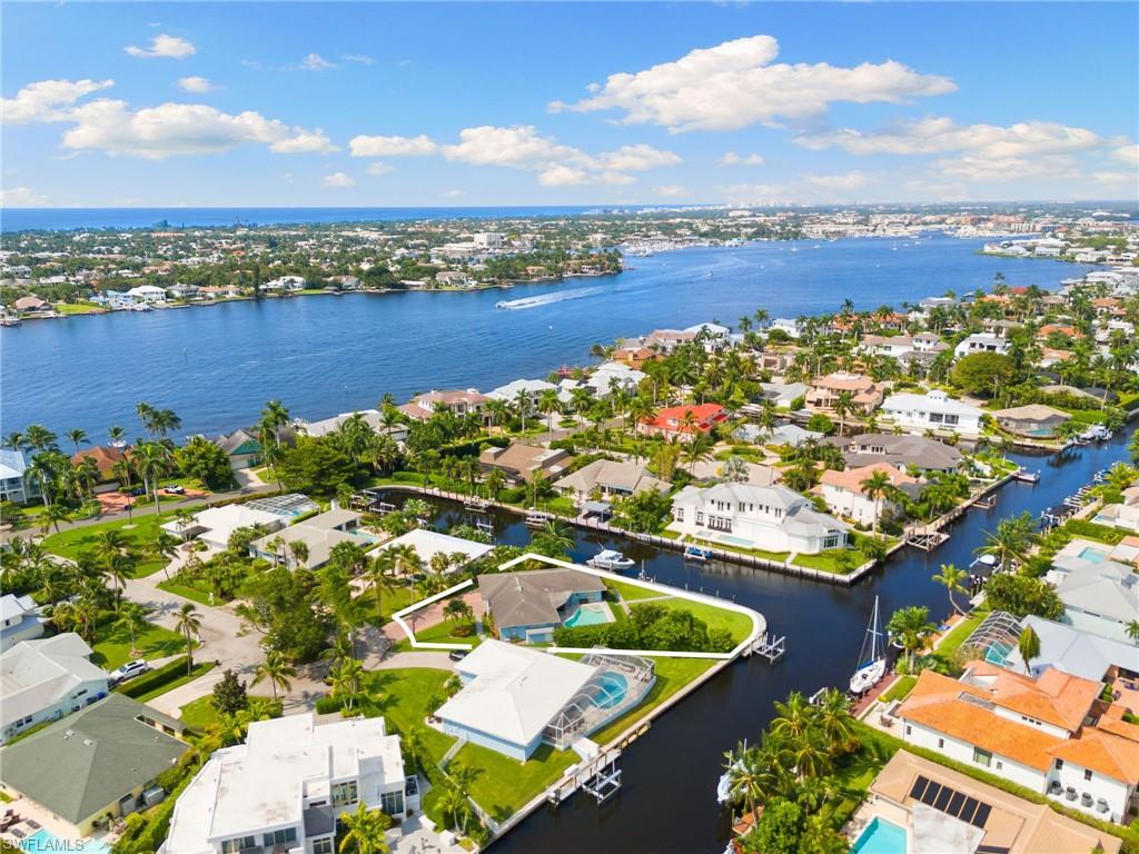 2140 Shad Court Naples, FL 34102 - Photo 5 of 44 a view of a city
