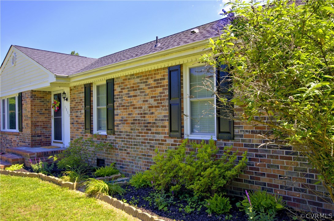 1313 Hermitage Road Colonial Heights, VA 23834 - Photo 2 of 27 Gallery Image 2