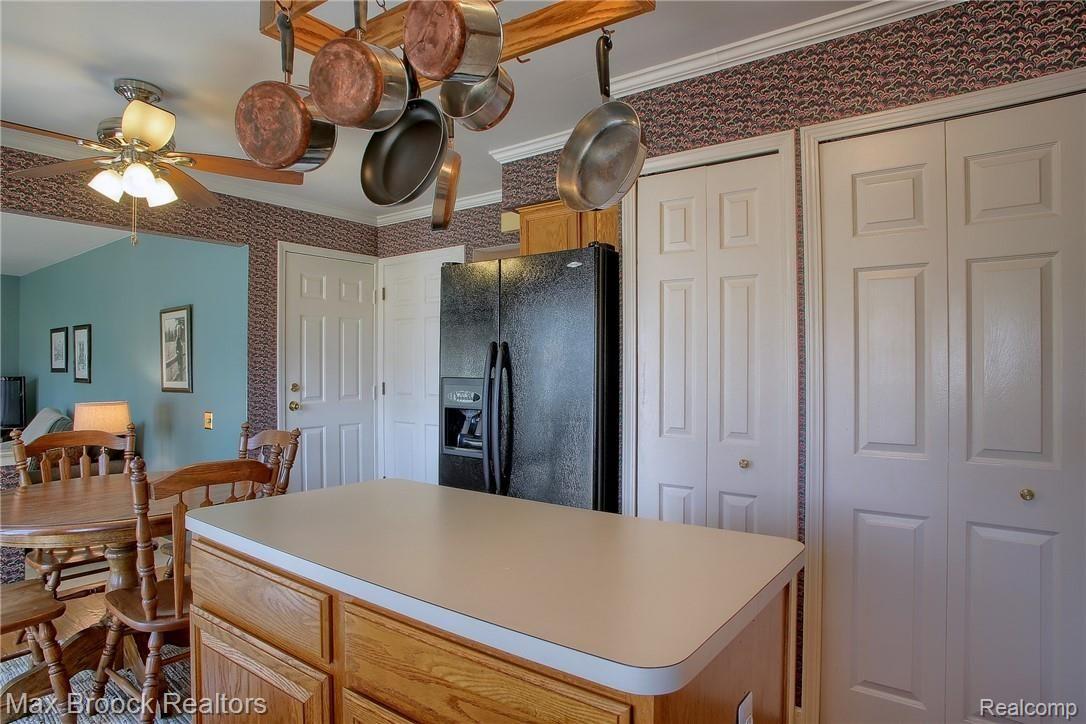 1984 Fairfield Drive Rochester, MI 48306 - Photo 23 of 34 Kitchen_3rd_View.jpg