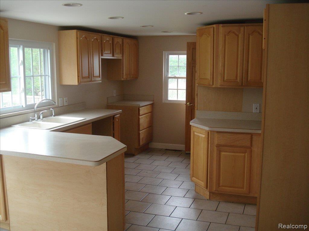 18248 Hickory Ridge Road Fenton, MI 48430 - Photo 16 of 23 DSC00568