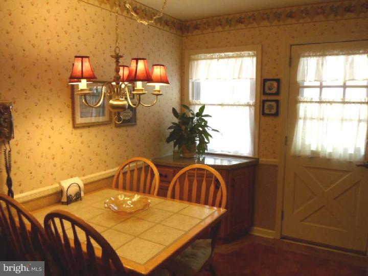362 Bennett Road Springfield, PA 19064 - Photo 8 of 23 Kitchen