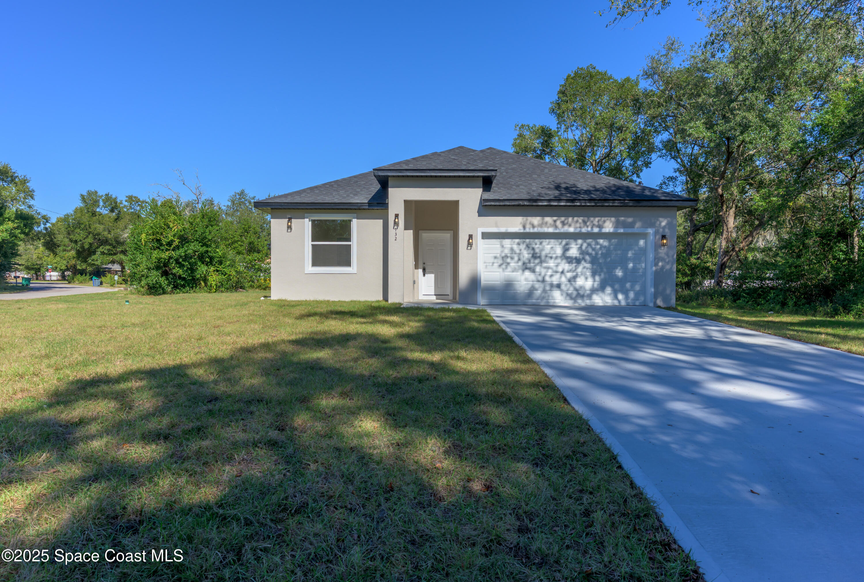 132CaracasRoad-Exterior-1
