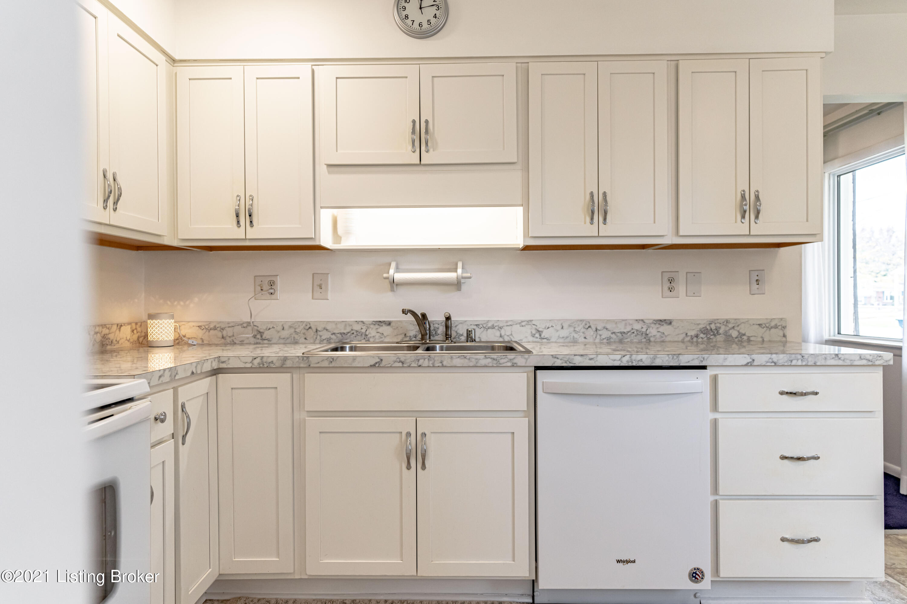 6609 Fernview Road Louisville, KY 40291 - Photo 66 of 68 Additional kitchen