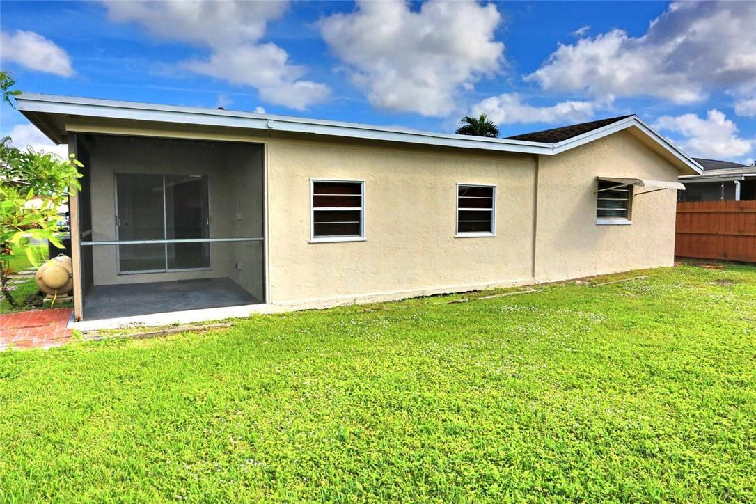 22639 Southwest 65th Avenue Boca Raton, FL 33428 - Photo 31 of 34 Photo 31