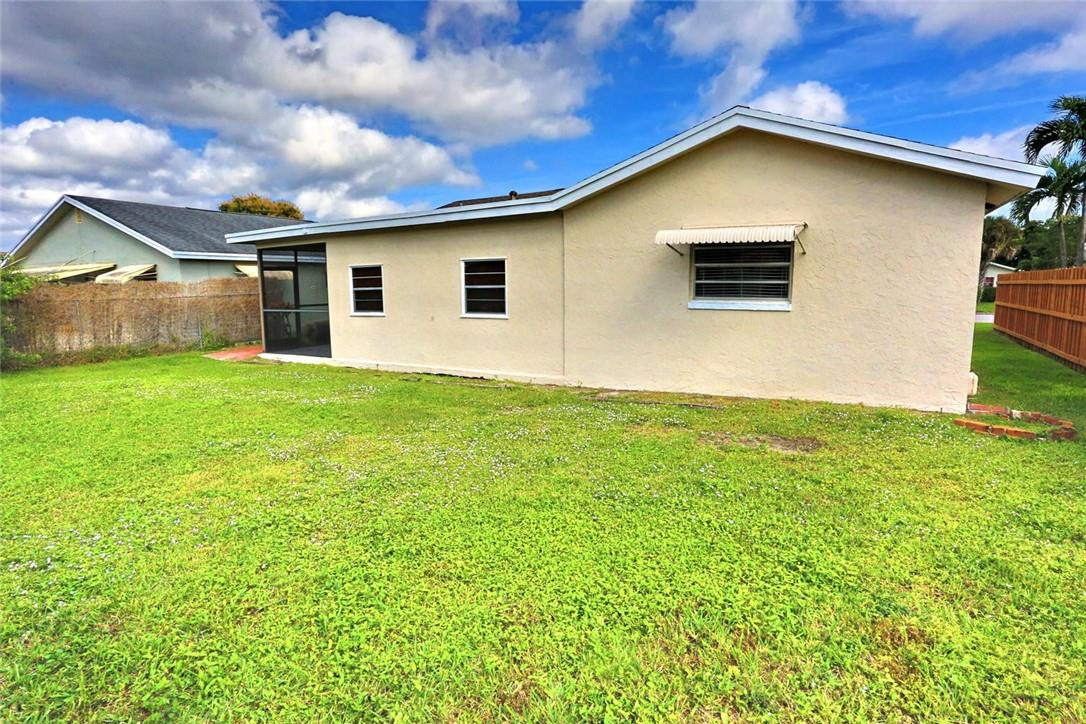 22639 Southwest 65th Avenue Boca Raton, FL 33428 - Photo 33 of 34 Photo 33