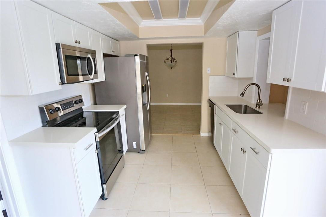 22639 Southwest 65th Avenue Boca Raton, FL 33428 - Photo 6 of 34 Photo 6