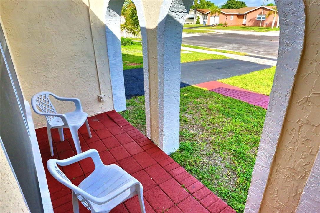 22639 Southwest 65th Avenue Boca Raton, FL 33428 - Photo 9 of 34 Photo 9