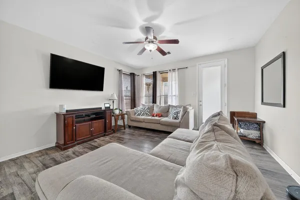 $1,925 | 6407 Bayliss Valley Lane, Katy, TX 77449