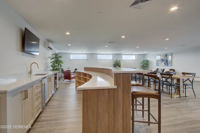 $3,600 | 272 Willow Avenue, Unit 403B, Long Branch, NJ 07740