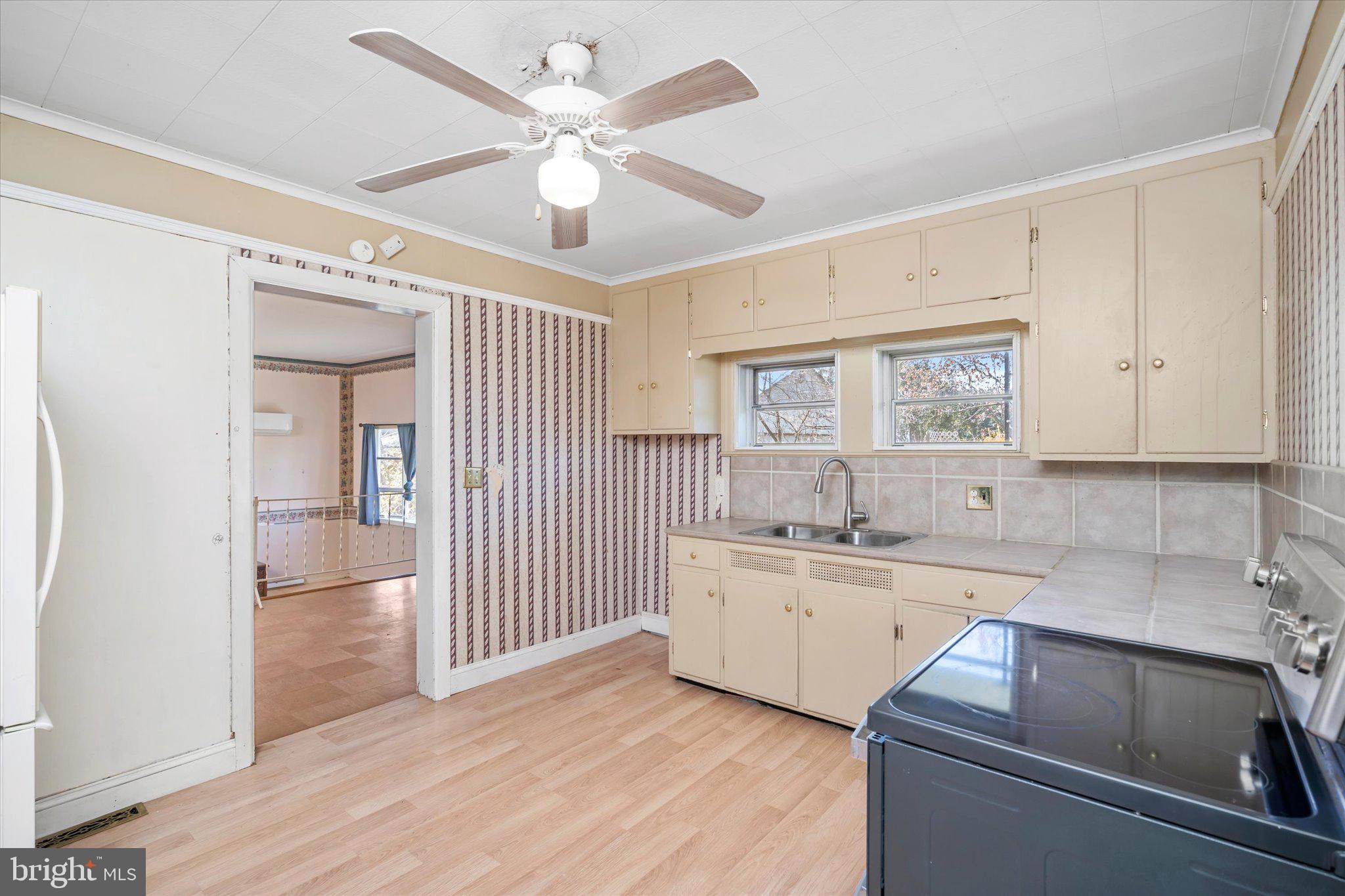 304 Sharon Road Robbinsville, NJ 08691 - Photo 9 of 28