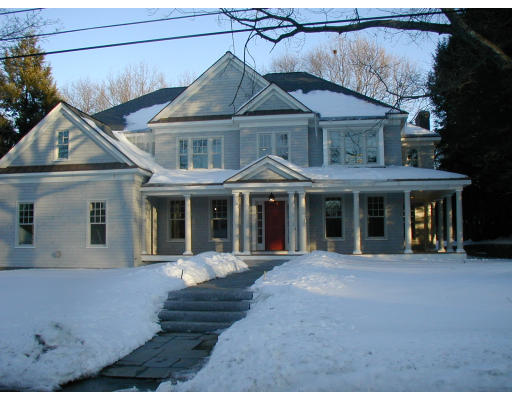 14 Slocum Road Lexington, MA 02421 - Photo 1 of 8 a front view of a house with a garden