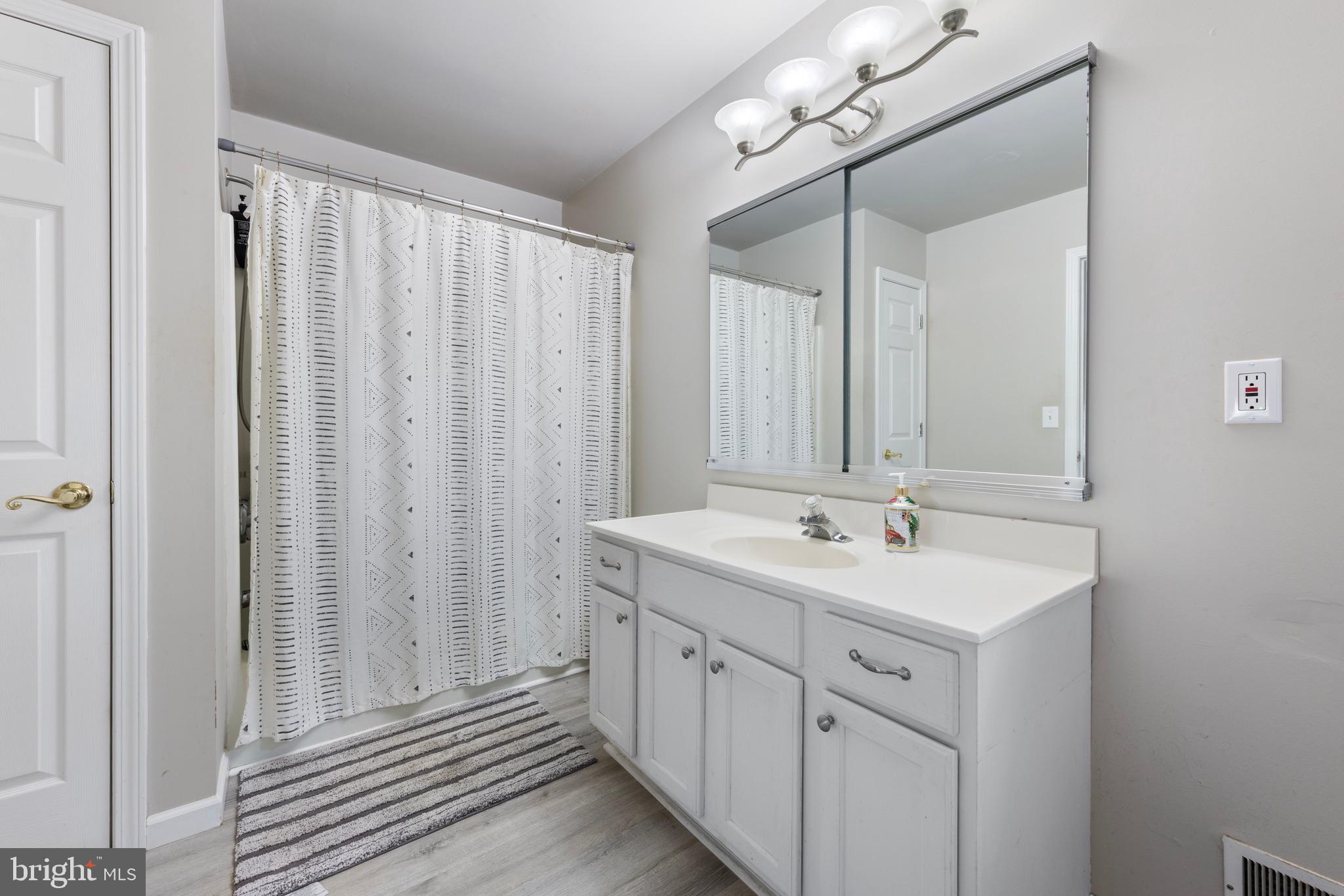 261 Wave Road Manahawkin, NJ 08050 - Photo 29 of 33 Gallery Image 29