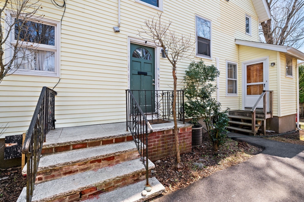60 Denton Road, Unit 3 Wellesley, MA 02482 - Photo 3 of 33 Gallery Image 3