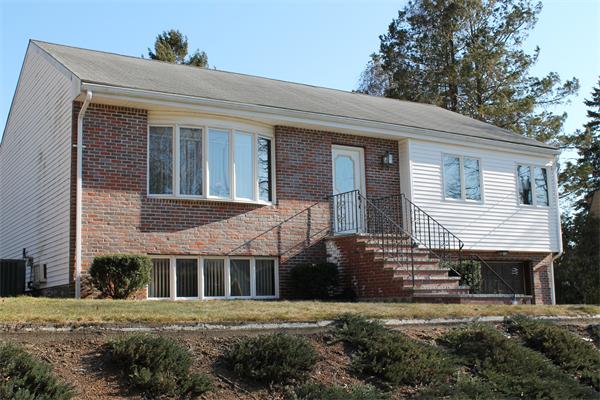 50 Valentine Road Arlington, MA 02476 - Photo 3 of 22