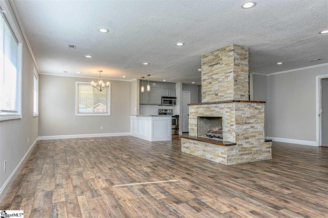 614 Fairview Street Fountain Inn, SC 29644 - Photo 2 of 29