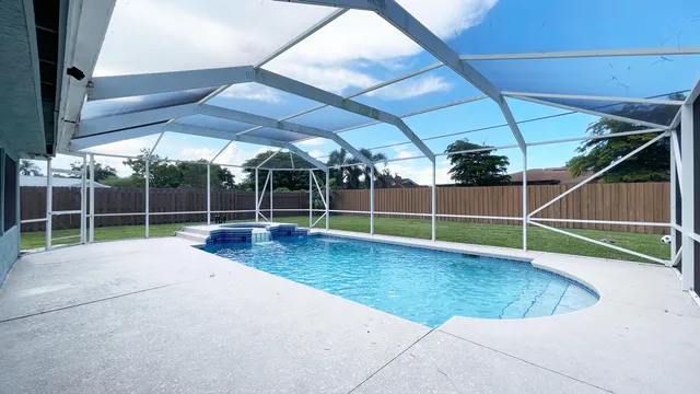 $2,600 | 913 Southeast Browning Avenue, Port St. Lucie, FL 34983