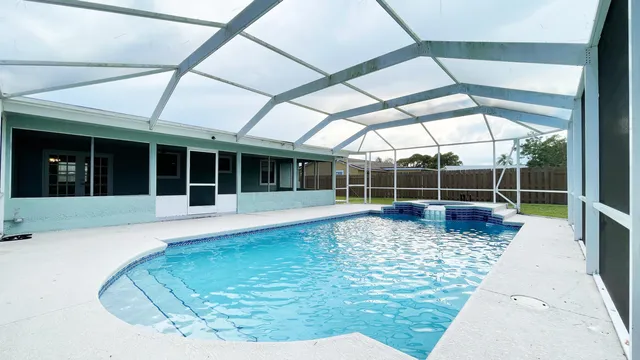 $2,600 | 913 Southeast Browning Avenue, Port St. Lucie, FL 34983