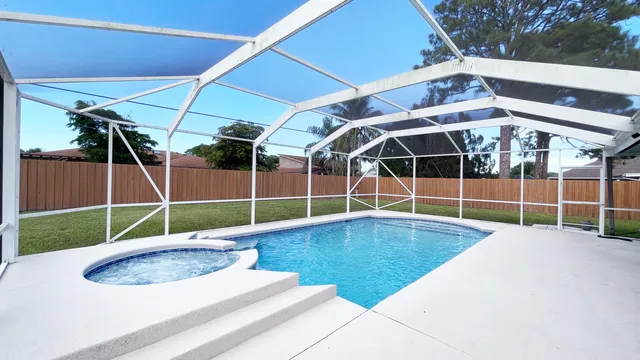 $2,600 | 913 Southeast Browning Avenue, Port St. Lucie, FL 34983