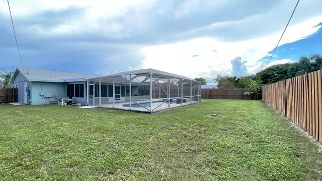 $2,600 | 913 Southeast Browning Avenue, Port St. Lucie, FL 34983