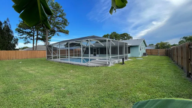 $2,600 | 913 Southeast Browning Avenue, Port St. Lucie, FL 34983