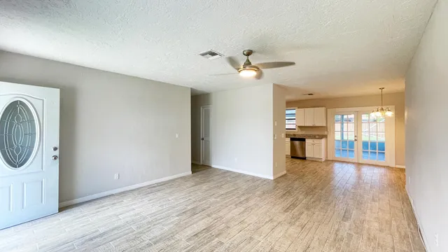 $2,600 | 913 Southeast Browning Avenue, Port St. Lucie, FL 34983