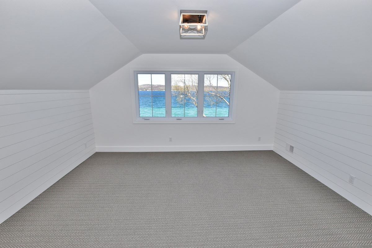 280 South Stony Point Road Suttons Bay, MI 49682 - Photo 47 of 63 1871004-46.JPG