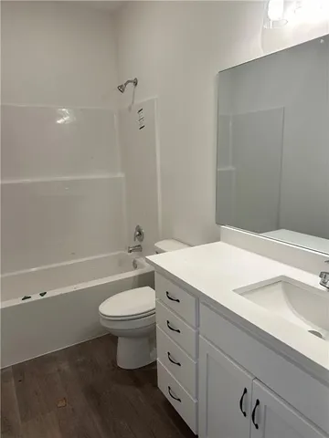 $287,500 | 1302 Northeast Redwood Court, Oak Grove, MO 64075