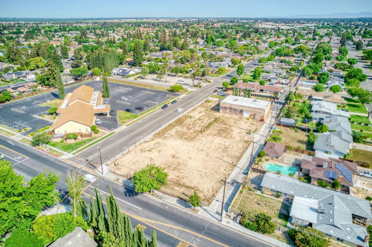 1803 Sunset Avenue Madera, CA 93637 - Photo 3 of 25