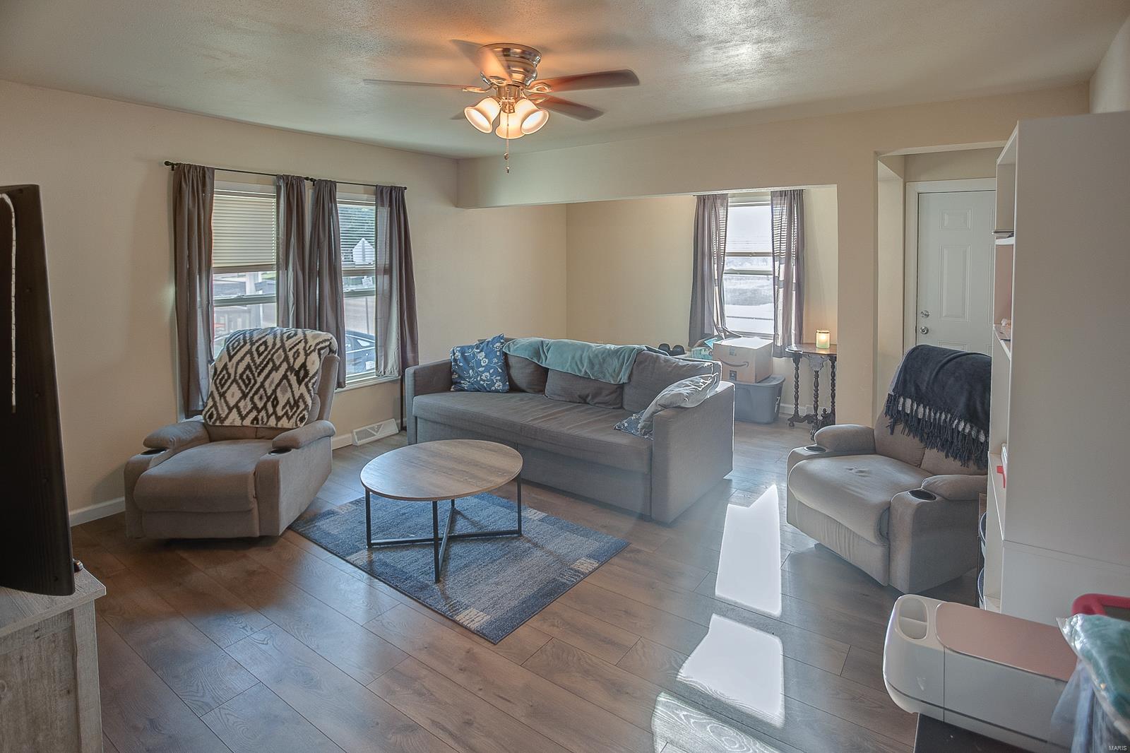 109 South Central Avenue Roxana, IL 62084 - Photo 5 of 32 Gallery Image 5