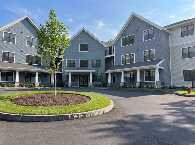 $1,832,634 | 16 Stearns Road, Unit 301, Wellesley, MA 02482