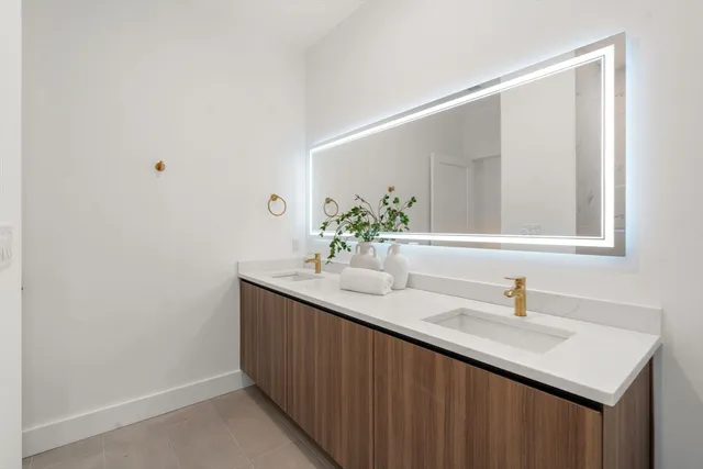 $1,832,634 | 16 Stearns Road, Unit 301, Wellesley, MA 02482