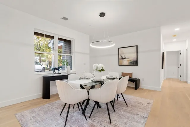 $1,832,634 | 16 Stearns Road, Unit 301, Wellesley, MA 02482