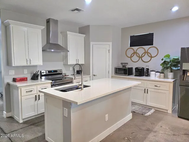 a view of a walk in closet