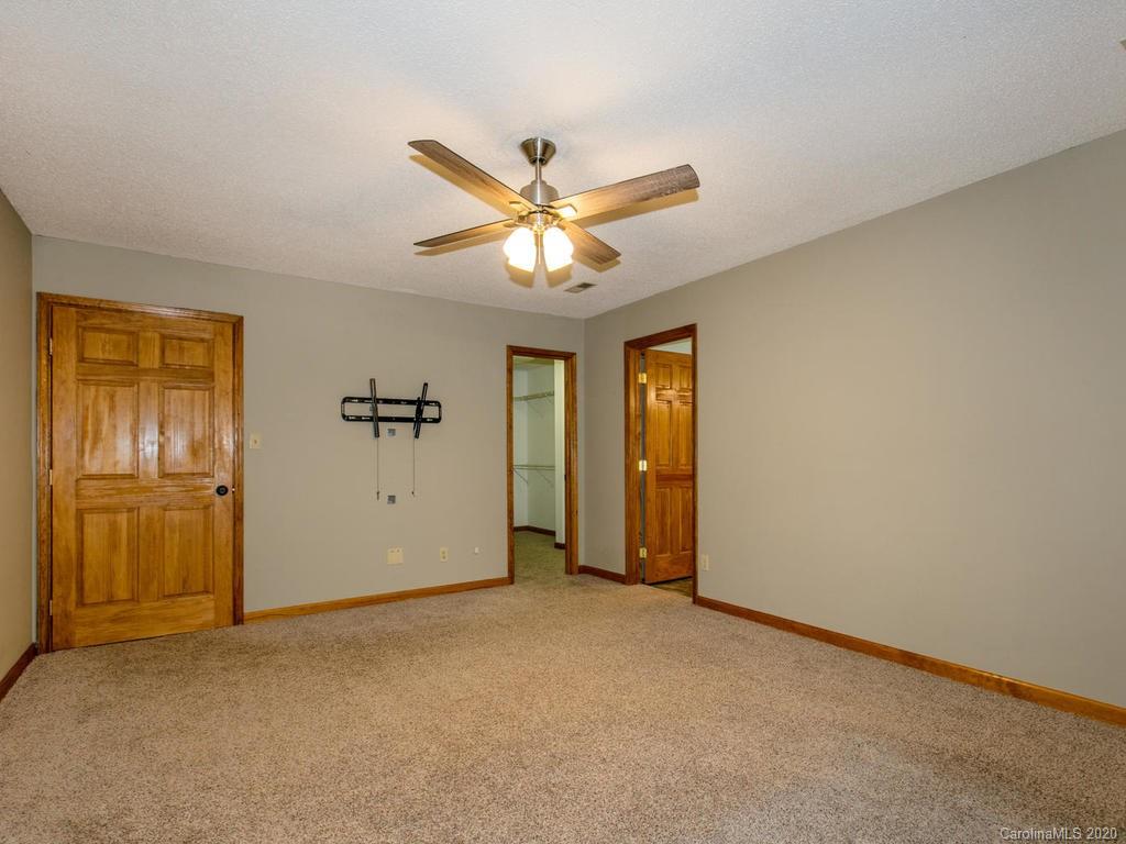 44 Wrights Cove Road Fairview, NC 28730 - Photo 18 of 37 Gallery Image 18