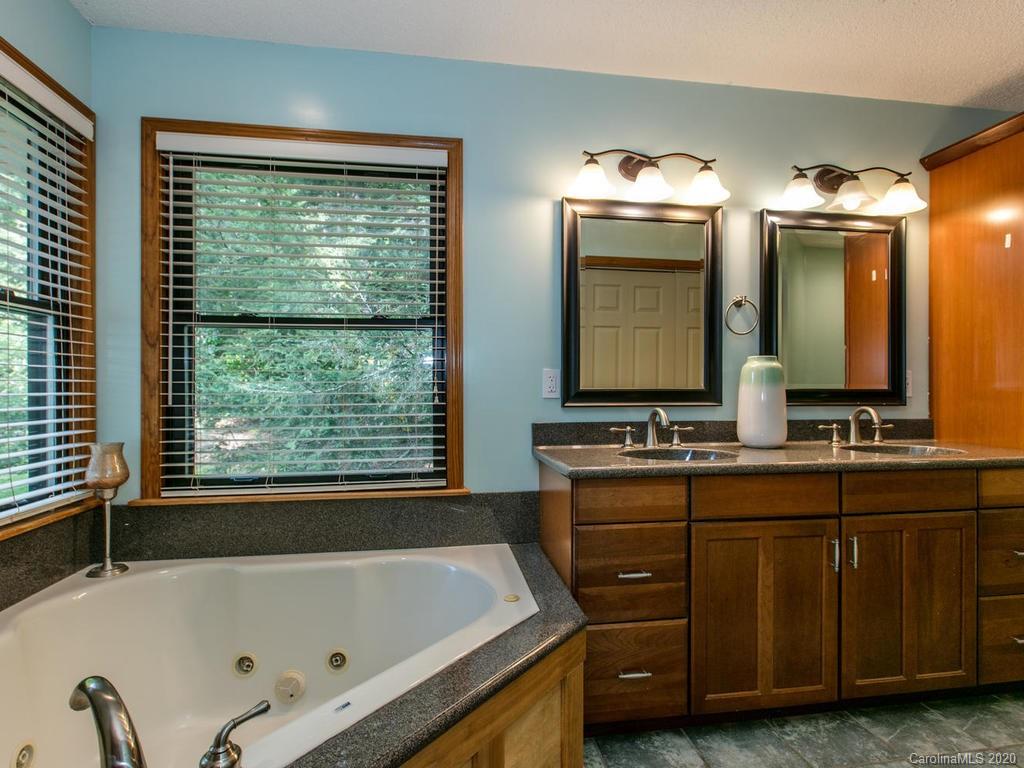 44 Wrights Cove Road Fairview, NC 28730 - Photo 19 of 37 Gallery Image 19