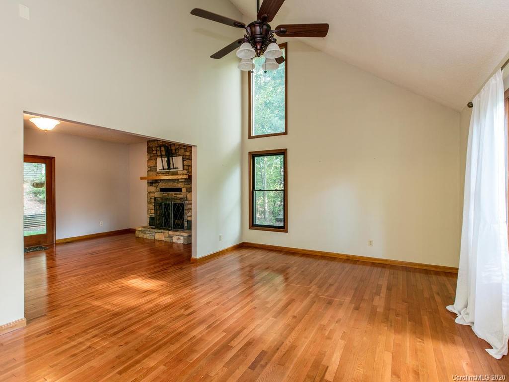 44 Wrights Cove Road Fairview, NC 28730 - Photo 3 of 37 Gallery Image 3