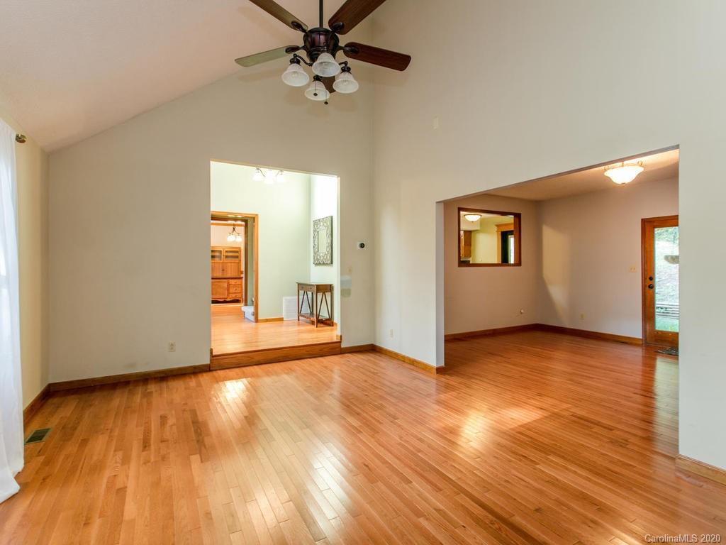 44 Wrights Cove Road Fairview, NC 28730 - Photo 5 of 37 Gallery Image 5