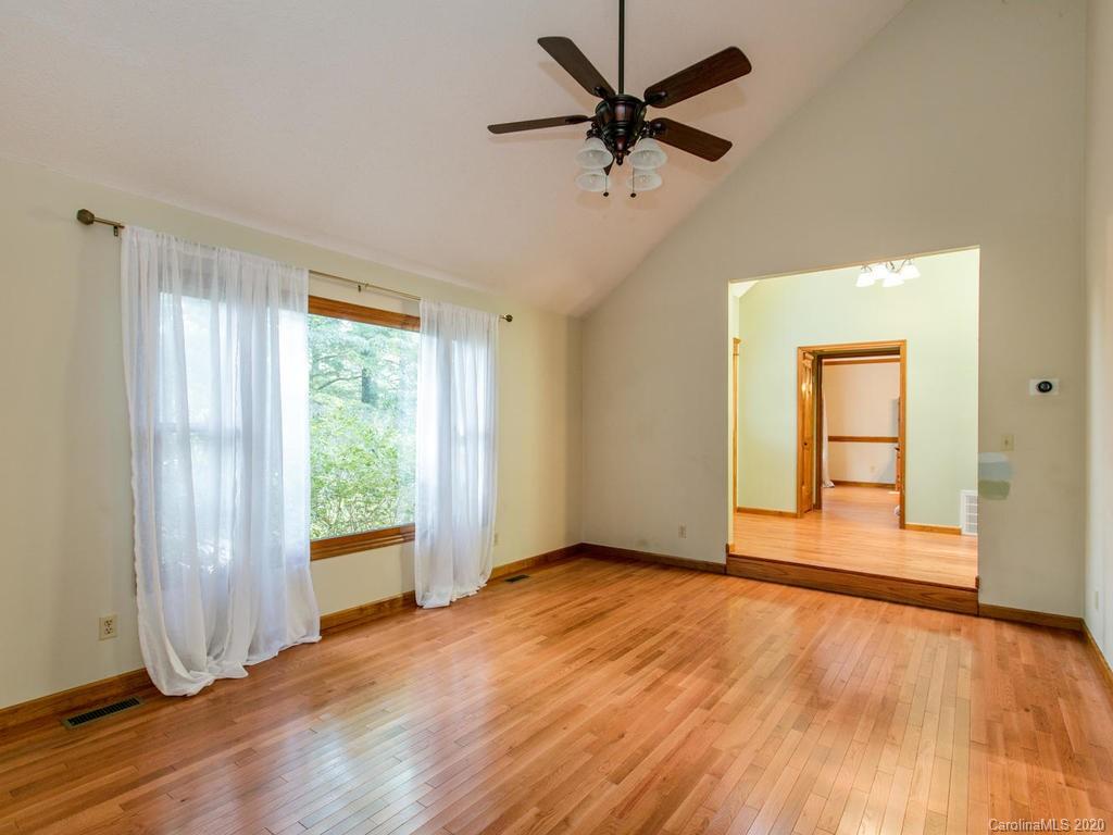 44 Wrights Cove Road Fairview, NC 28730 - Photo 6 of 37 Gallery Image 6